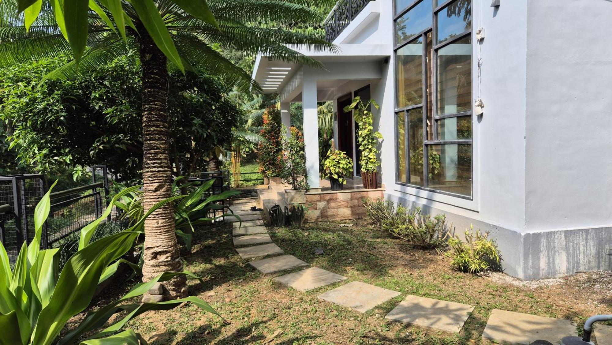 Orchid Villa Pinangode Εξωτερικό φωτογραφία