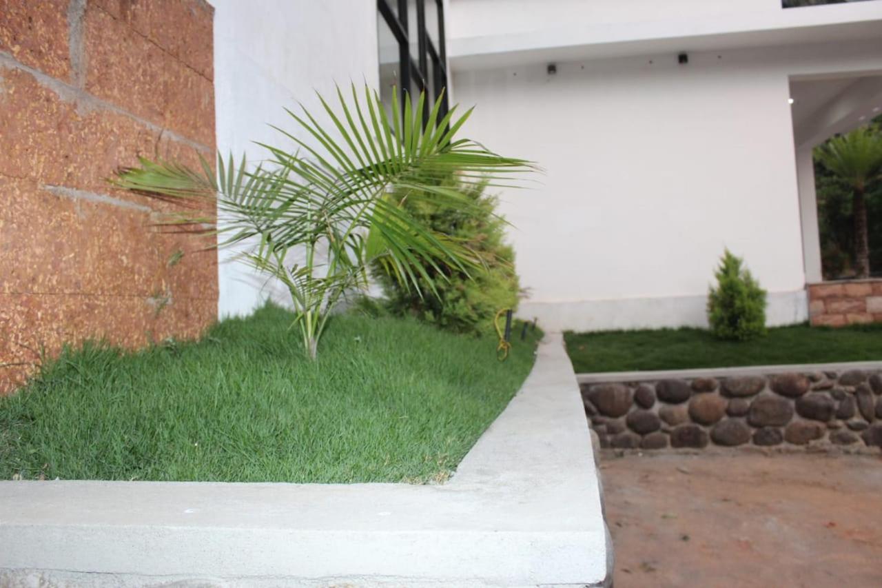 Orchid Villa Pinangode Εξωτερικό φωτογραφία