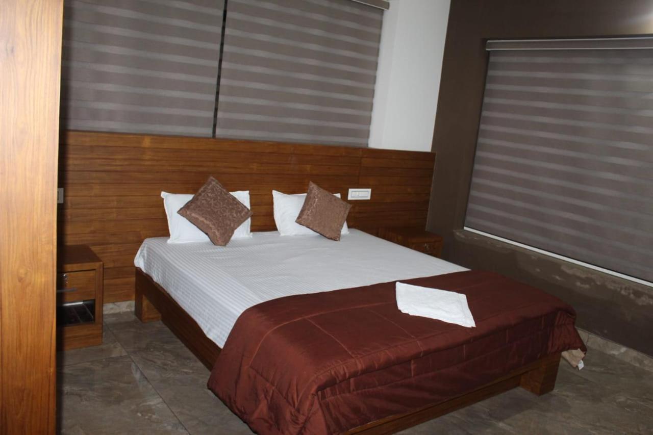 Orchid Villa Pinangode Εξωτερικό φωτογραφία